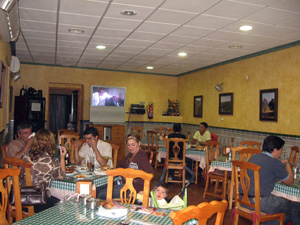Salón del bar-restaurante "Thaifa", Santa Elena (Jaén). 